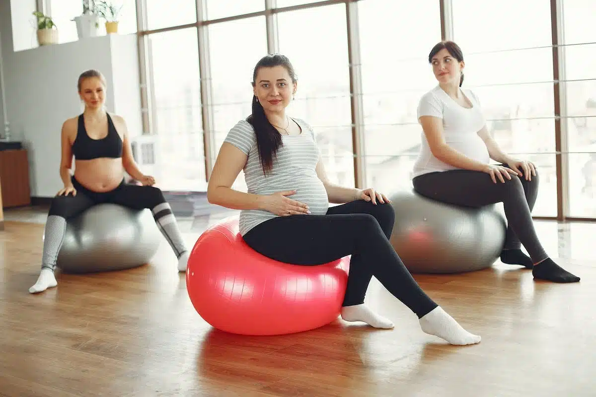 Les bienfaits de l’exercice pendant la grossesse : restez en forme et préparez votre corps à l’accouchement avec ces activités physiques adaptées