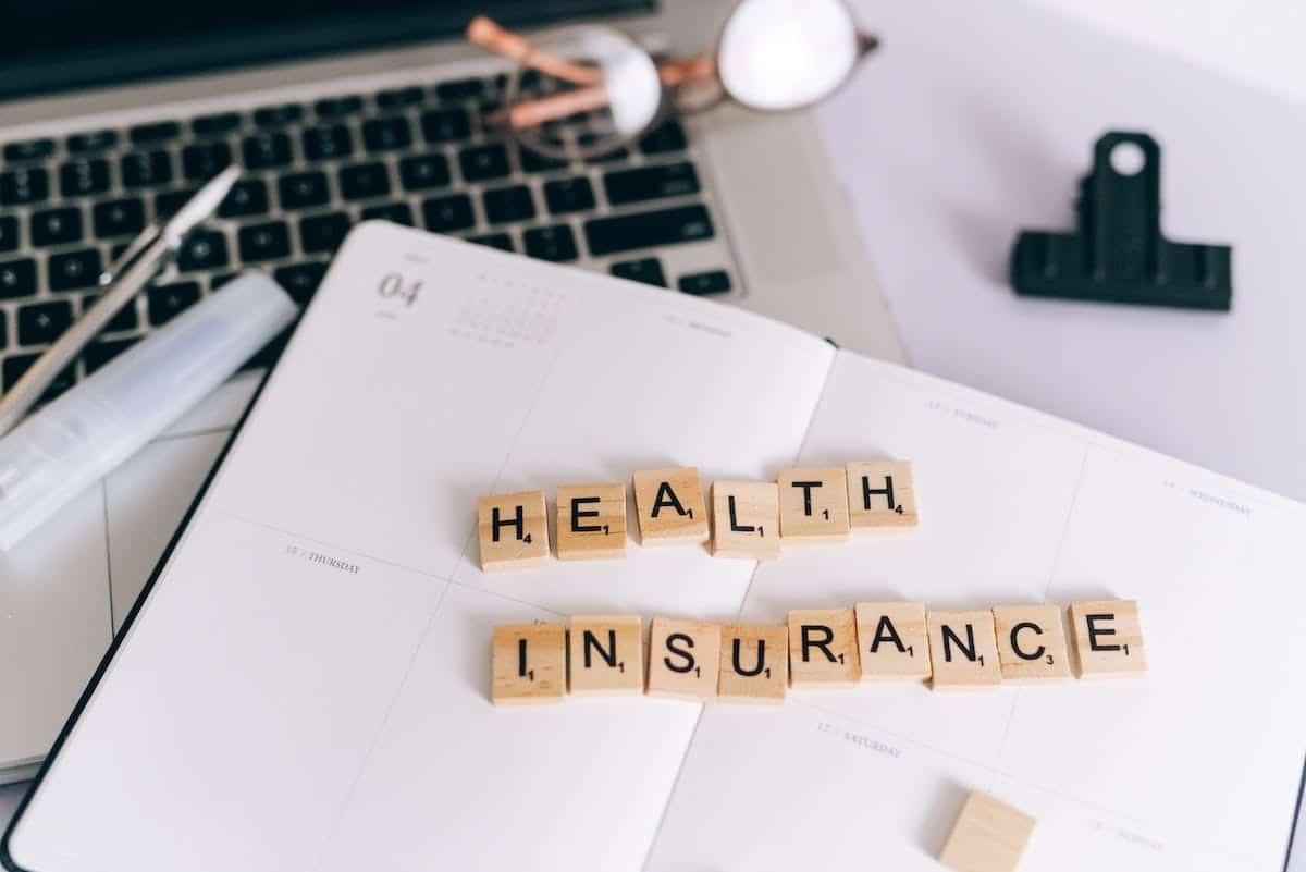 Les différentes options de mutuelle santé obligatoire pour les conjoints