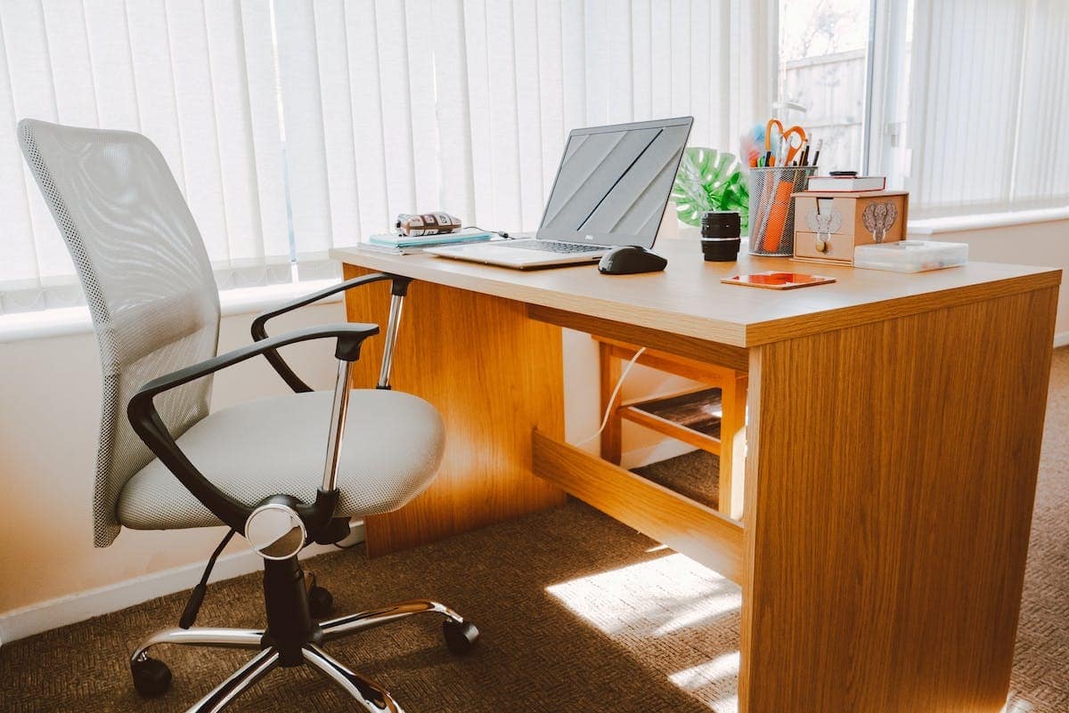 Préservez votre dos au travail avec ces astuces simples