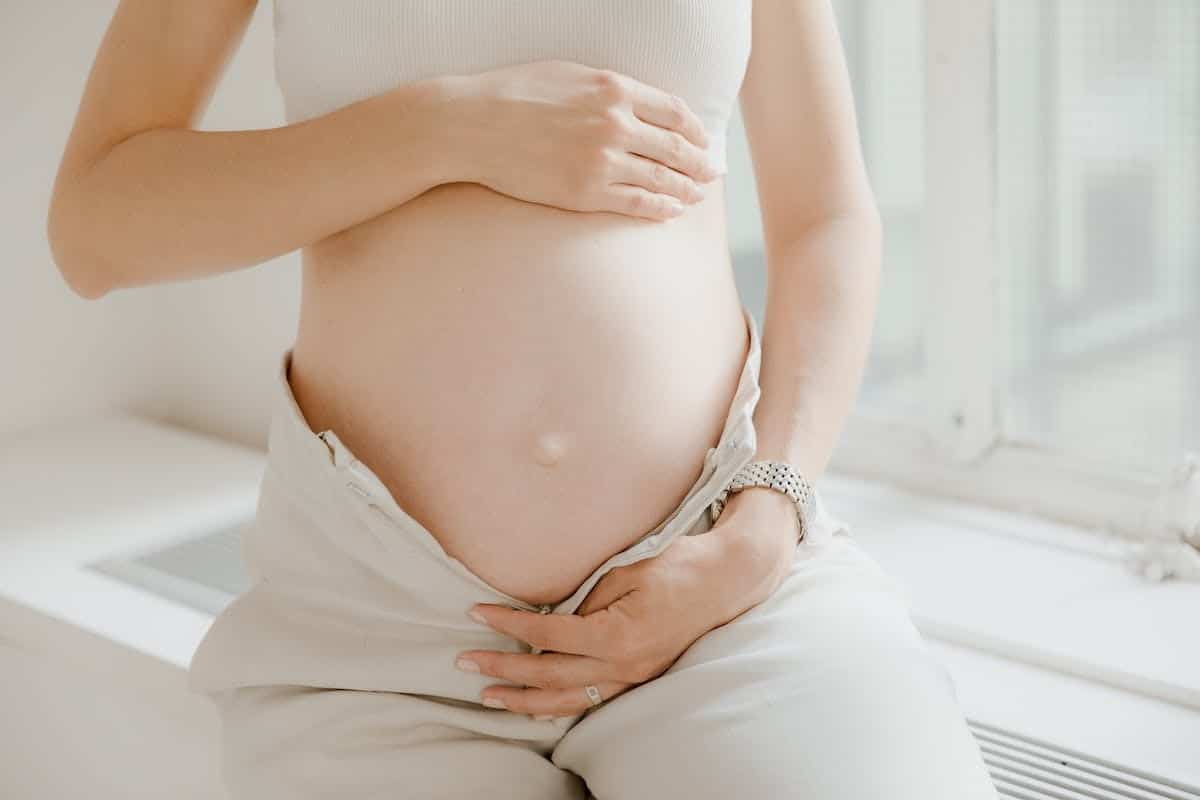 Gestion du stress et de l’anxiété pendant la grossesse : astuces essentielles et efficaces